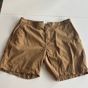 Old Navy Men’s Brown 6 in Flat Front Chino Shorts